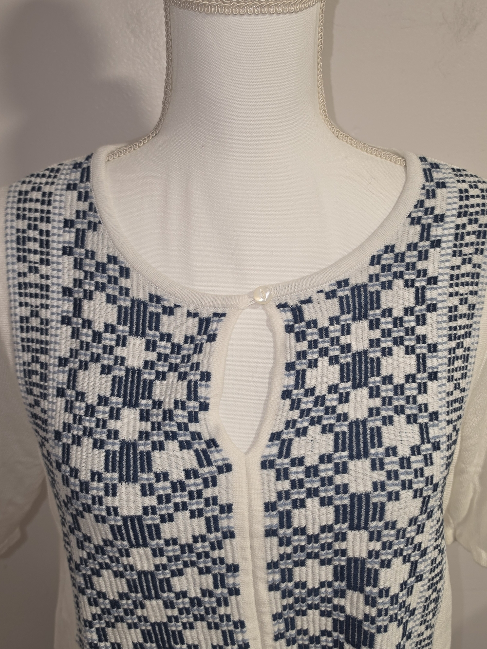 J. Jill Linen Blend White Top with Navy Embroidered Yoke Women's Size Med Petite - Picture 2 of 9